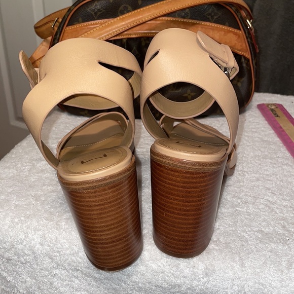 NWOT Mark Fisher leather block heel sandal - Picture 3 of 5